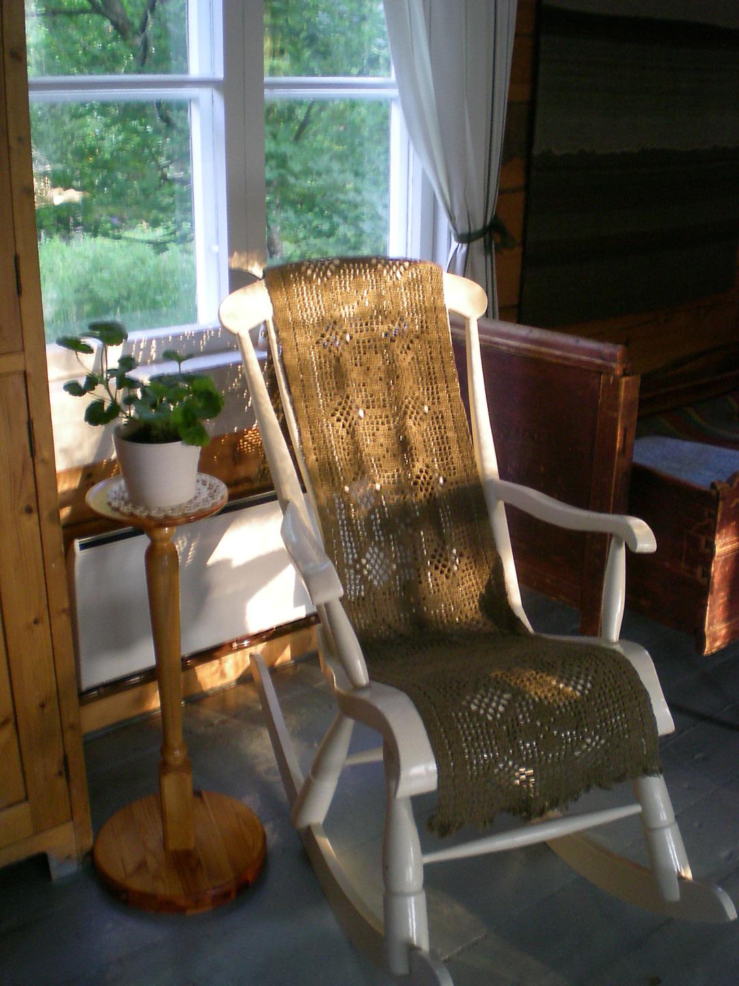 keinutuoli pirtissä